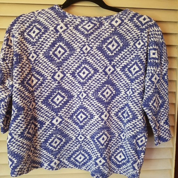 Blue and White Patterned Bongo Knit Top M - Picture 2 of 4